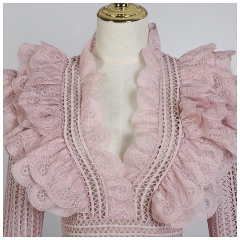 ❤️ The Lotta Gorgeous Lace Top - Picture 6 of 8